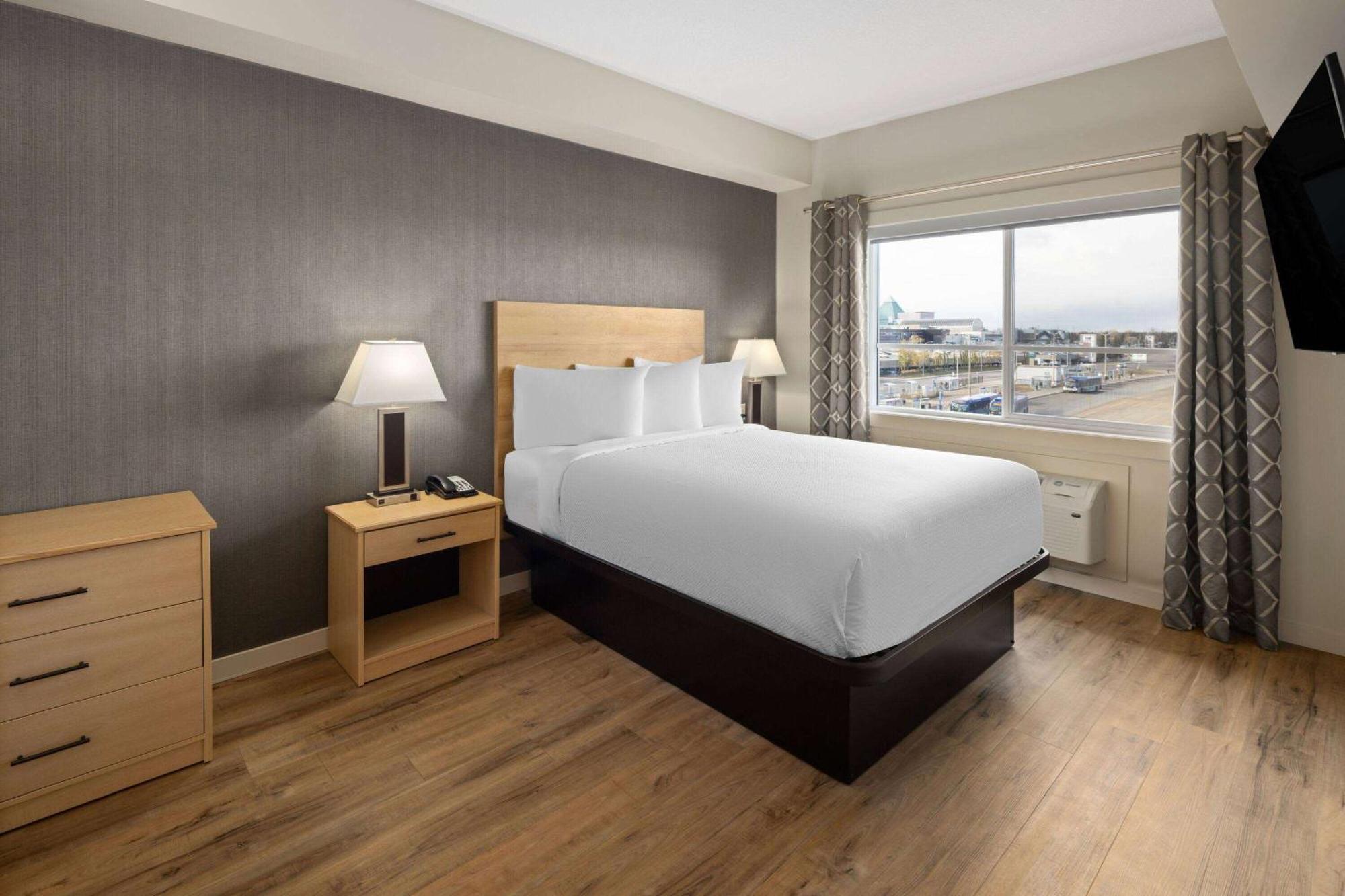 Baymont By Wyndham West Edmonton Hotell Eksteriør bilde