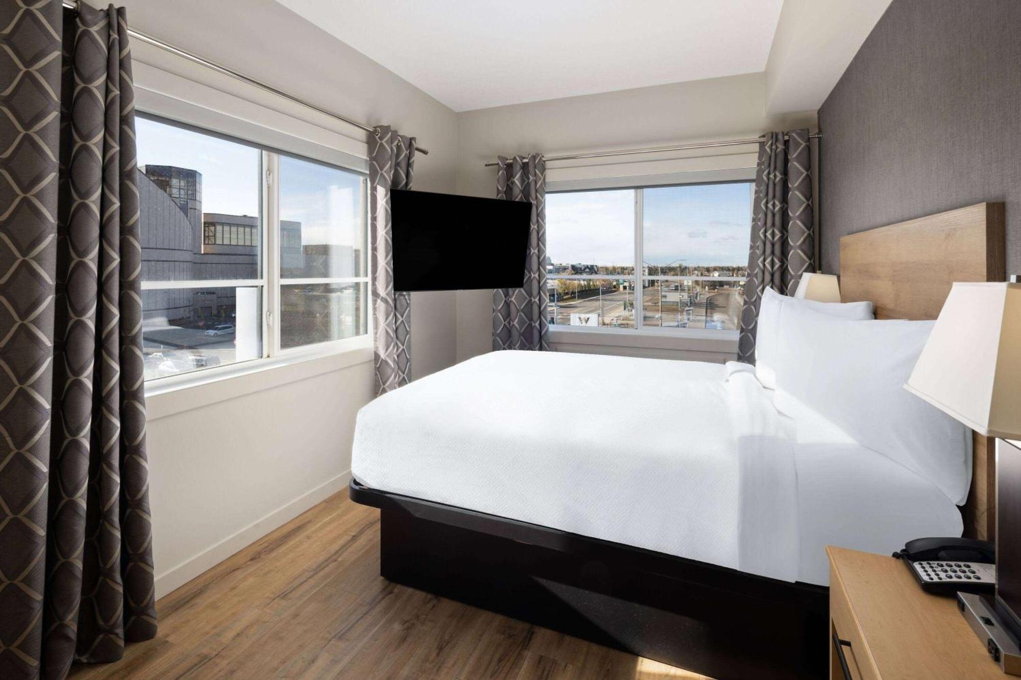 Baymont By Wyndham West Edmonton Hotell Eksteriør bilde