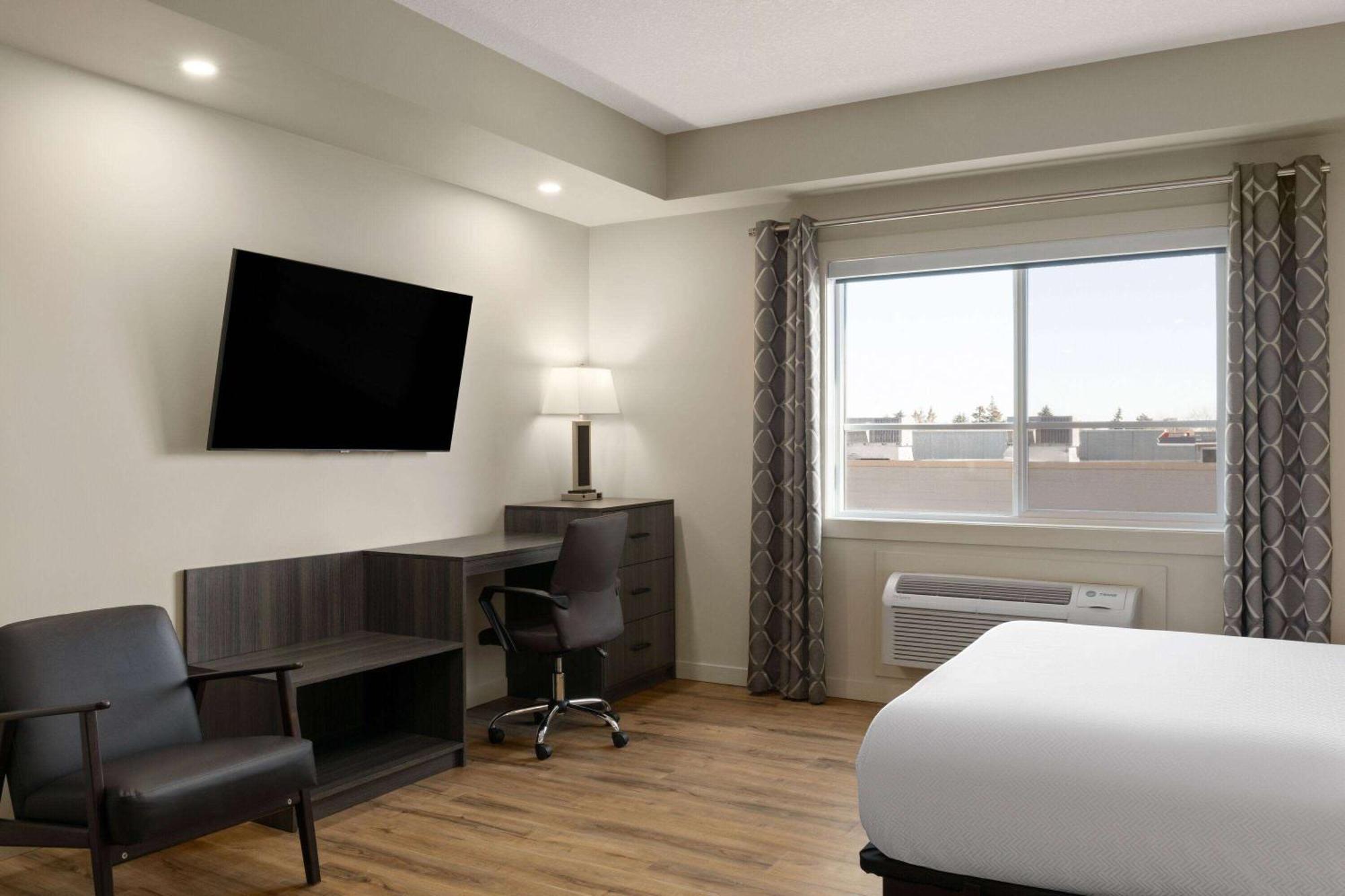Baymont By Wyndham West Edmonton Hotell Eksteriør bilde